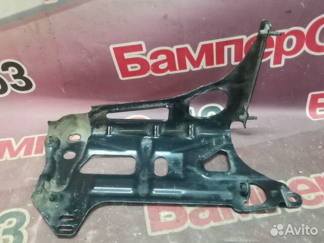 Кронштейн насоса Volvo XC90