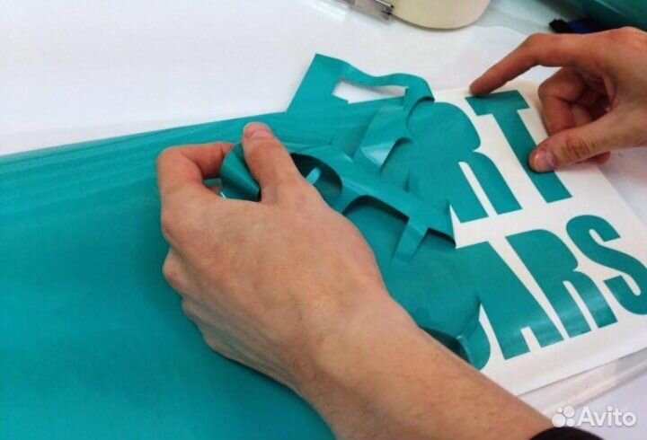 Плоттерная резка, наклейки на авто