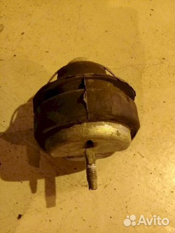 Опора двигателя (подушка двс) передняя 8683936 Vol