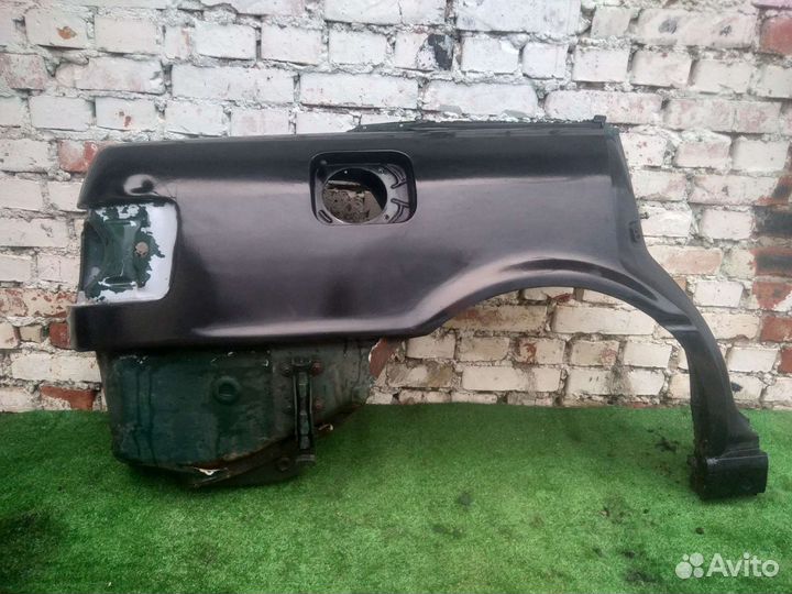 Крыло заднее правое Audi 80 b3