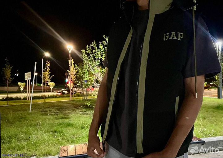 Жилетка (безрукавка) Gap