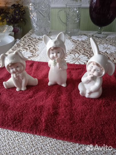 Фарфоровые статуэтки ребятки