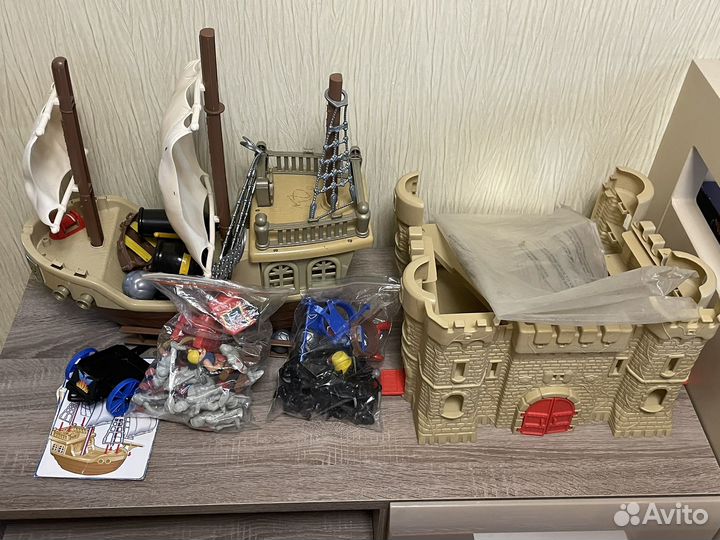 Игрушка детская замок и корабль