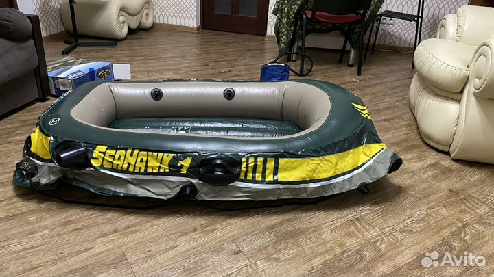 Надувная лодка Intex SeaHawk