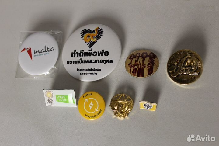 Значки, брелки, браслет, прочее