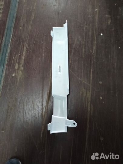 Правая декоративная панель Sitrak 712W62410-6046