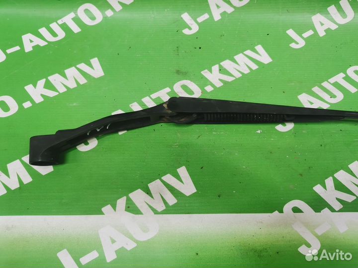 Поводок стеклоочистителя Mitsubishi Lancer