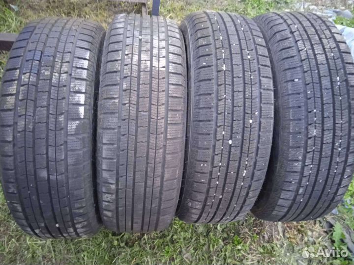 Silverstone Kruizer 1 NS-700 215/60 R17