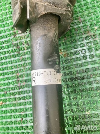 Амортизатор передний левый Honda Accord 8