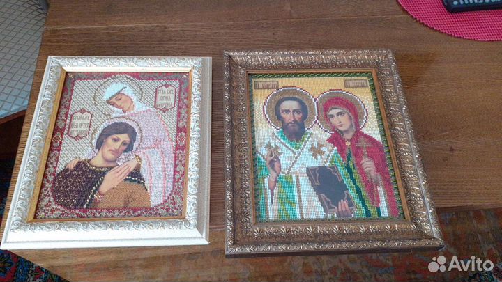 Иконы вышиты бисером