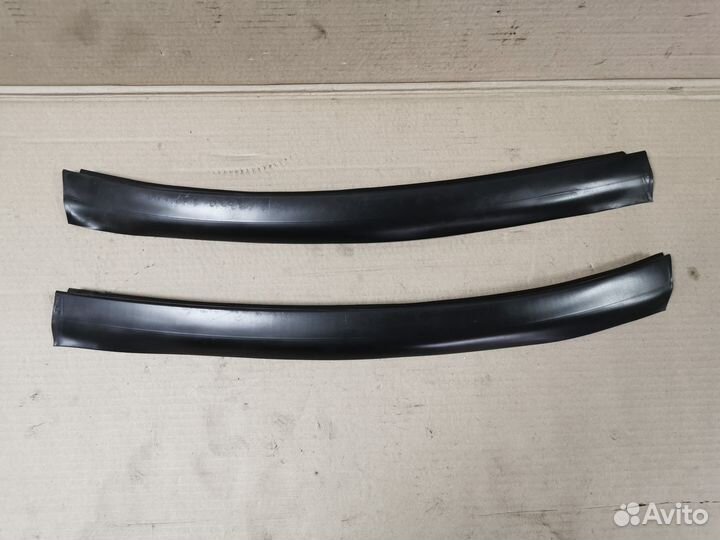 Нижние молдинги лобового стекла на Mercedes W124