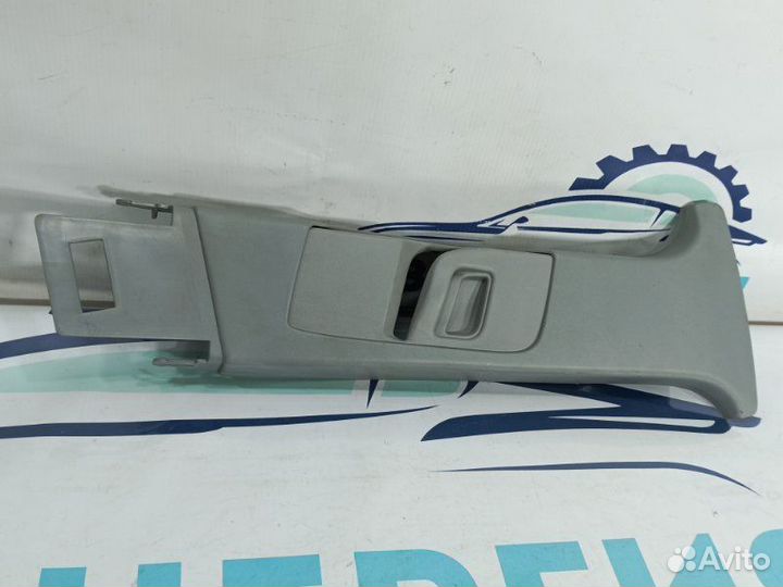Обшивка верхняя центральной стойки правая Opel