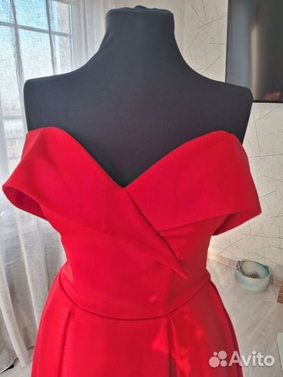 Шикарное вечернее платье 42