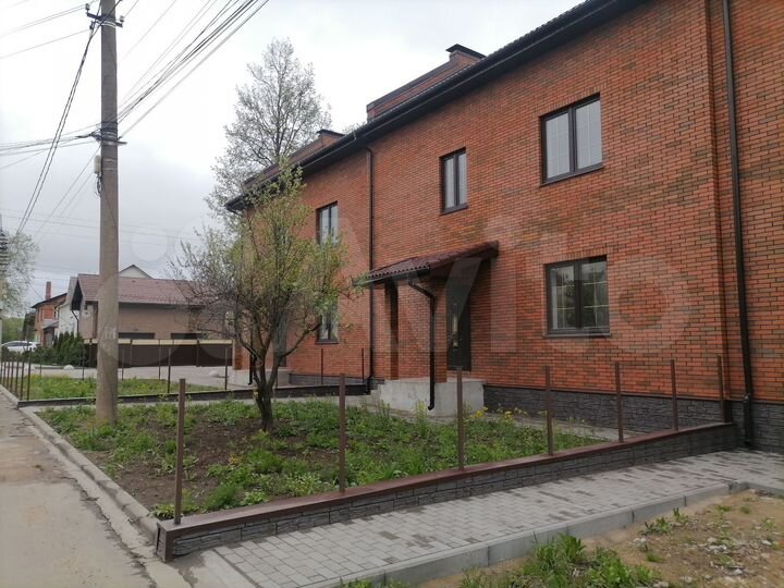 Таунхаус 140 м² на участке 3 сот.