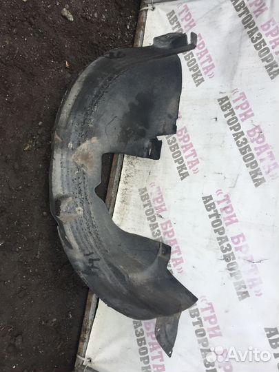 Пежо 307 подкрылок задний правый Прав