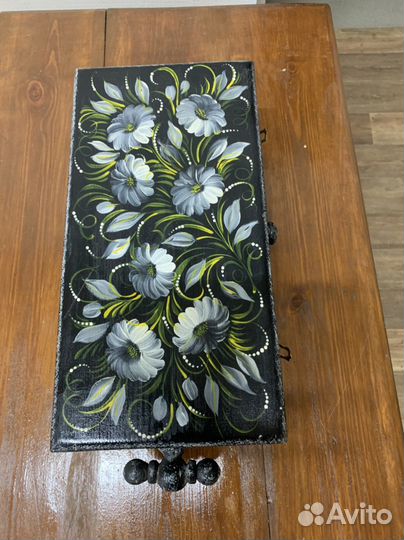 Подарочная коробка