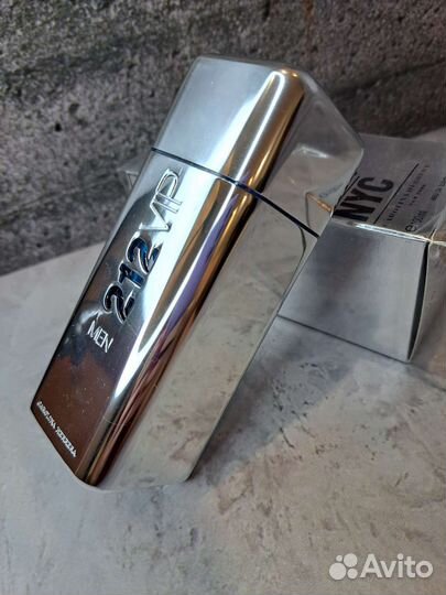 Духи Carolina herrera 212 Vip men toilette