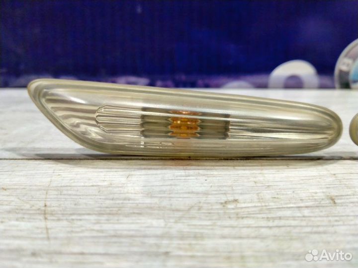 Поворотник в крыле передний Bmw 530I E60 N52B30