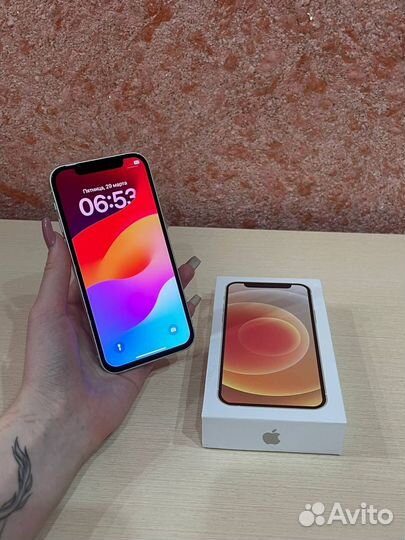 iPhone 12, 64 ГБ