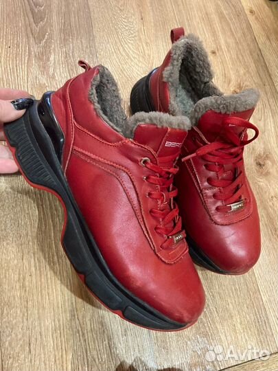 Кроссовки женские зимние