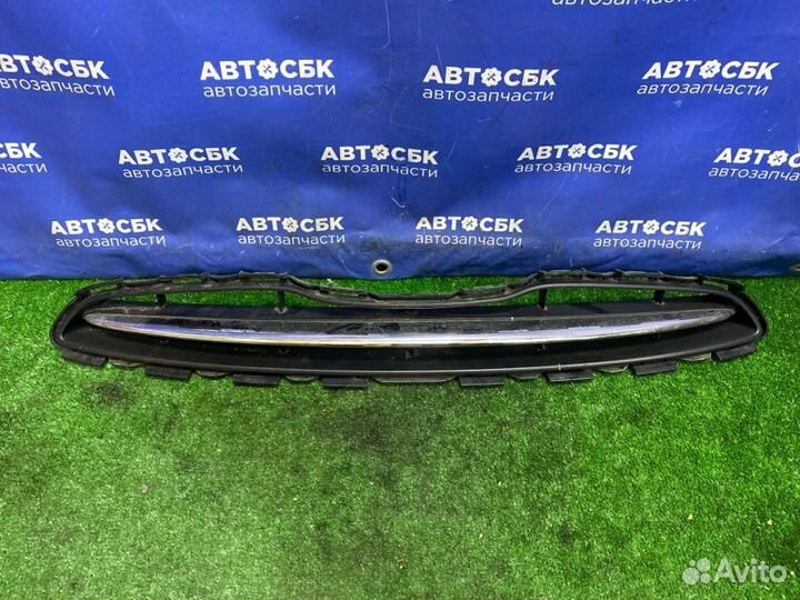 Решетка радиатора Nissan March K13 HR12DE