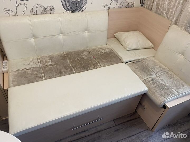 Кухонный уголок (разворот - правый)