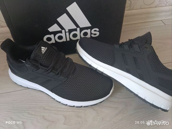 Кроссовки Adidas оригинал новые