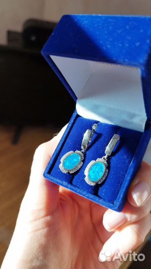 Серьги с голубым опалом