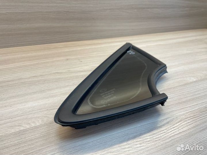 Форточка кузова передняя левая Kia Ceed