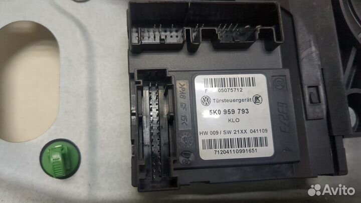 Стеклоподъемник электрический Volkswagen Caddy, 2009