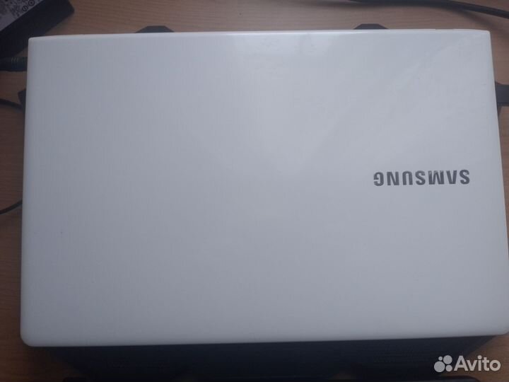 15.6 ультрабук Samsung i5