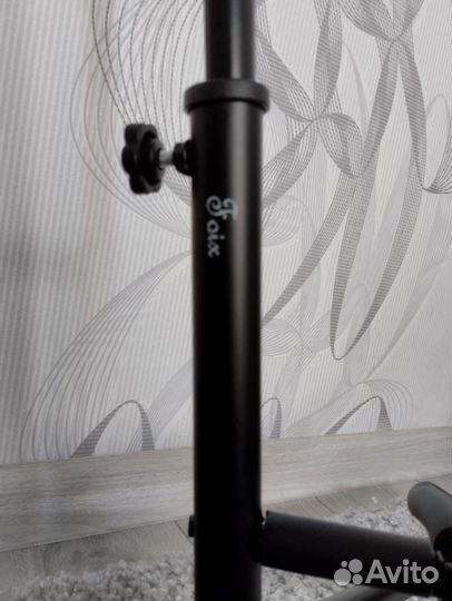 Подставка под гитару, электрогитару,бас гитару