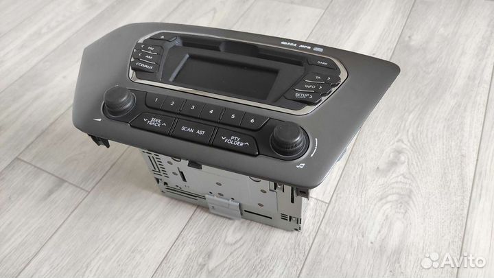 Штатная магнитола на KIA RIO 3 с рамкой