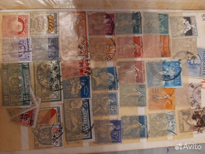 Коллекция разных марок и монет