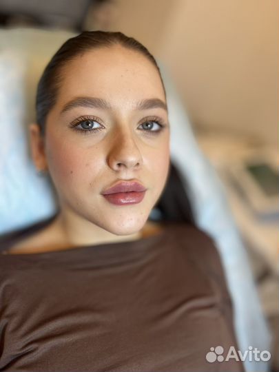 Модель на увеличение губ