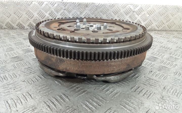 Маховик демпферный Mercedes W639 3-9 дней