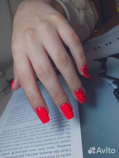 Нужны модели на маникюр