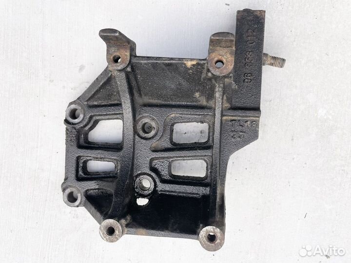 Кронштейн компрессора кондиционера Chevrolet Lanos