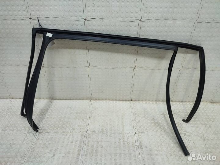 Направляющая стекла двери задняя правая Volkswagen