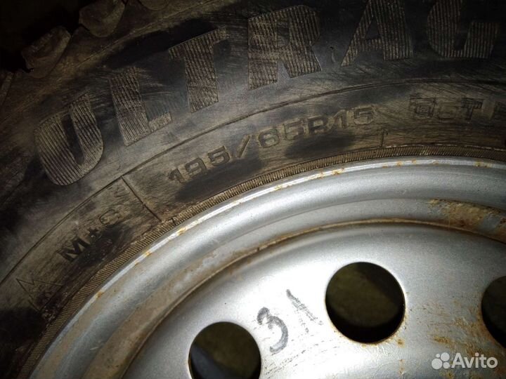 Goodyear Ultragrip Ice Arctic 195/65 R15 95