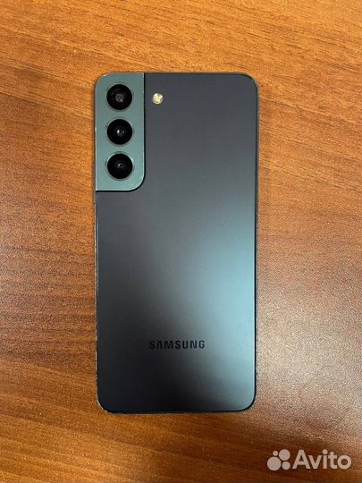 Samsung Galaxy S22, 8/256 ГБ