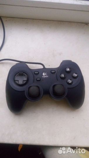 Геймпад Logitech Dual Action Gamepad