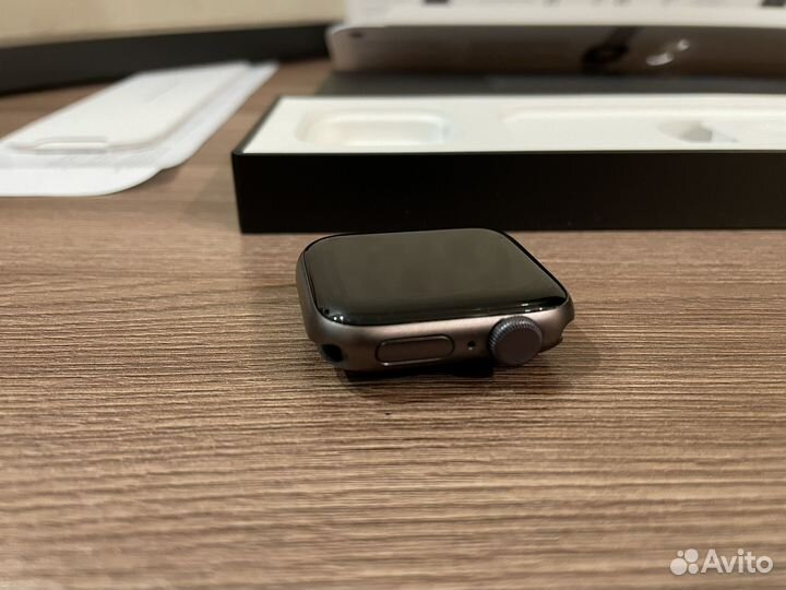 Часы Apple Watch SE 40mm Nike+