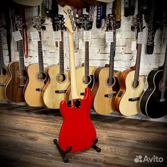 Бас-гитара Homage HEB710RD Красная