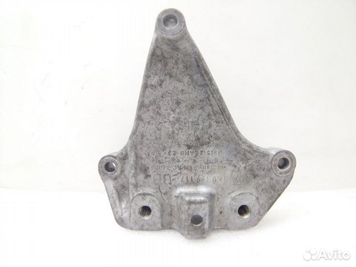 Кронштейн кпп Volkswagen Passat B6 1.4 CAX 2010