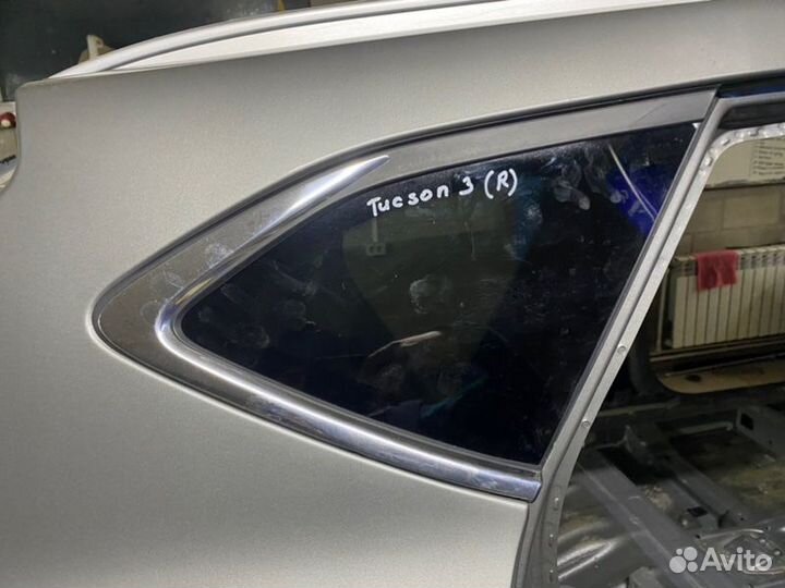 Стекло боковое заднее правое Hyundai Tucson TL 2.0