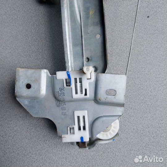 Задний левый стеклоподъемник LADA largus