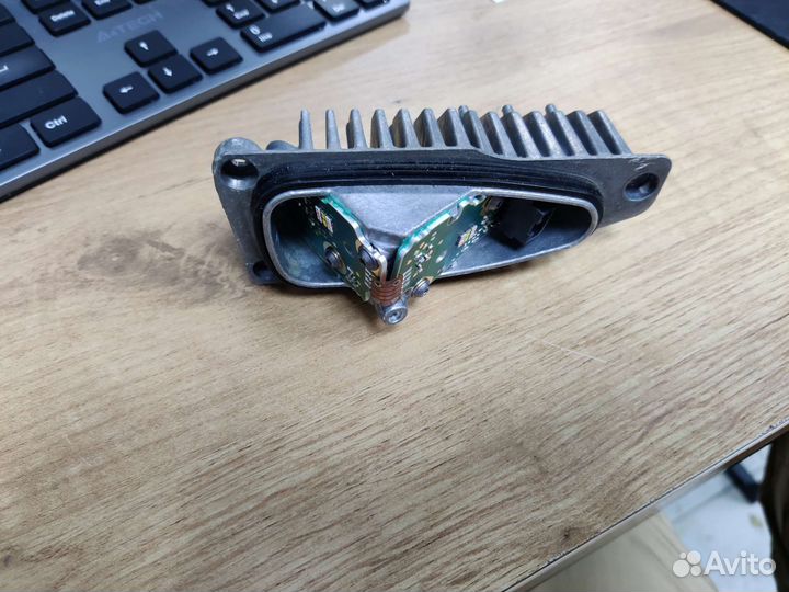 Блок розжига фары Jaguar XJ рестайлинг 2016+