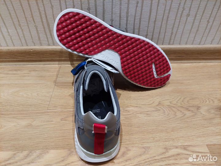 Кроссовки Geox 39 новые. Оригинал