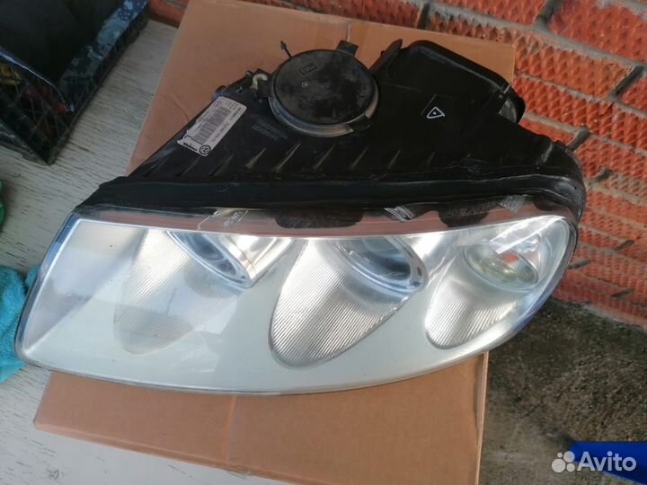 Фары на Volkswagen Touareg 2005 г.в